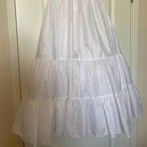 White Ballgown Petticoat M/L